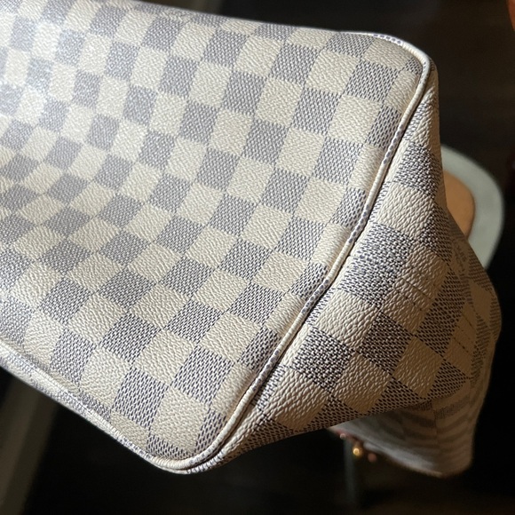 Louis Vuitton Neverfull MM - Picture 4 of 14